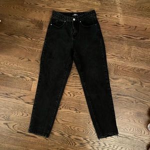 black cropped jeans